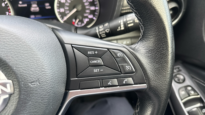 Nissan Juke 1.0 DiG-T 114 N-Connecta 5dr Petrol Hatchback